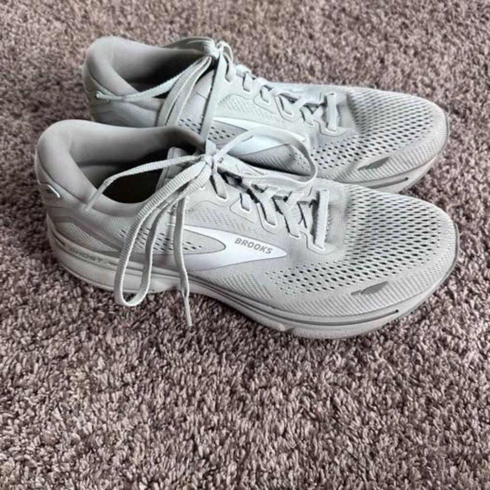 light gray Brooks Ghost 15 women's running shoes